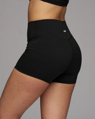 002 Pursuit Under Shorts